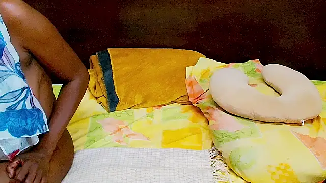 SlenderMatureMilfx's Live XXX Chat