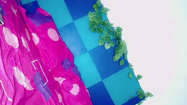 عرض كام laaura_dolll