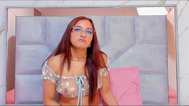 Chatroom XXX en direct de LeahLuna_