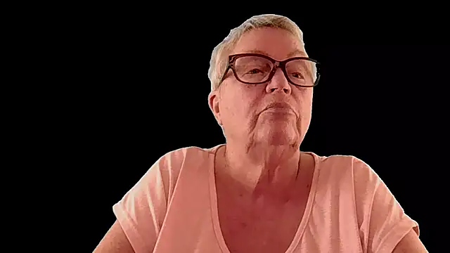 Mystery-Grandmother 即時 XXX 聊天