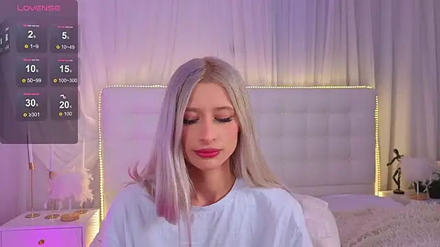 Monica_Leen Chat XXX in diretta