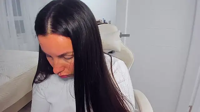 AvisFlowers live XXX chat