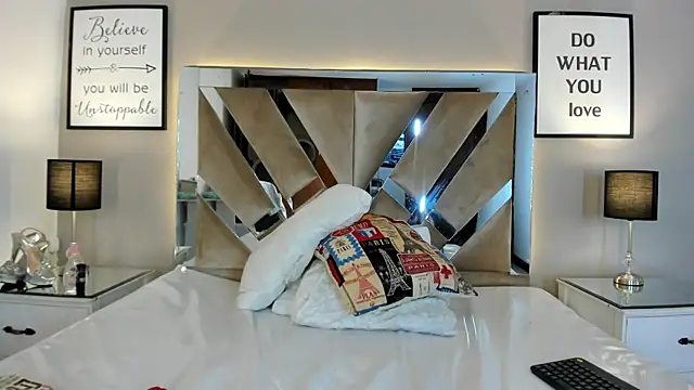 cellestehot élő XXX-chatje