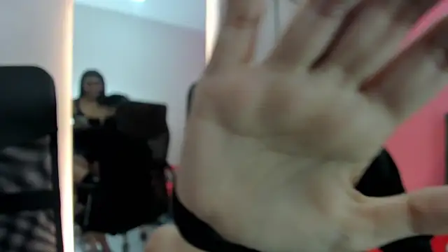 ariloe_quintero 现场XXX聊天