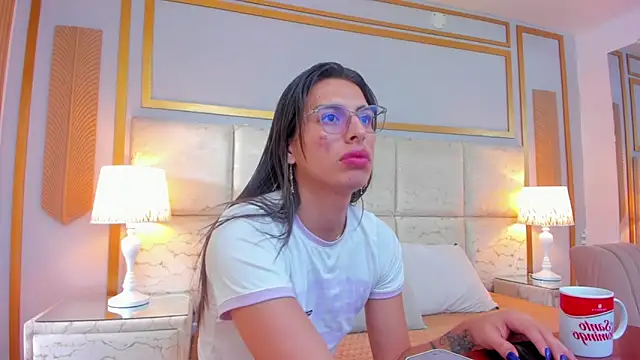 Онлайн чат XXX Ely_Millan