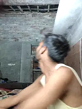 India_HOT23 Adlı Modelin Canlı XXX Sohbeti