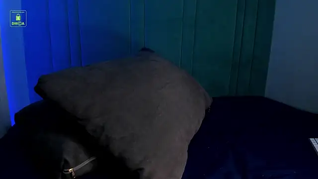 ares_pallini's Webcam Show