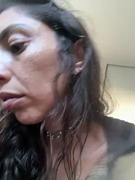 Amani_thewolf Live XXX-chat