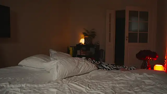 XXX chat uživo modela mynaughtynights