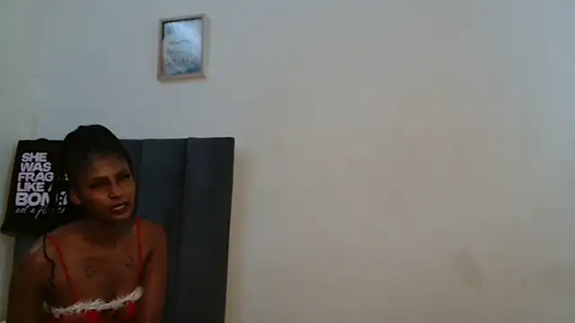 Moreish-06 live XXX chat