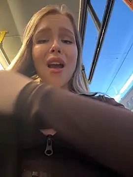 Liza_risky 即時 XXX 聊天