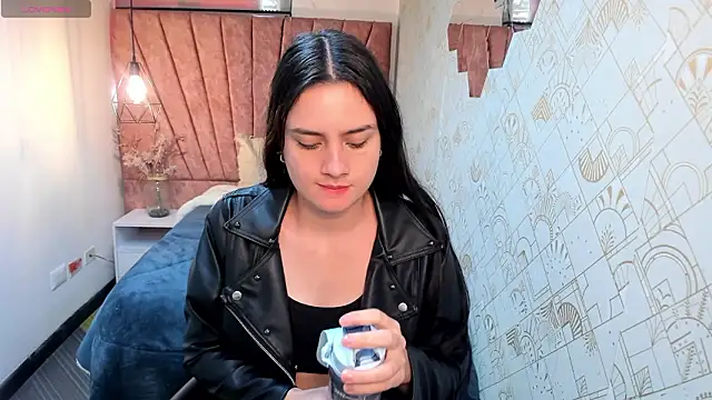 Zoe__Taylor__'s Live XXX Chat