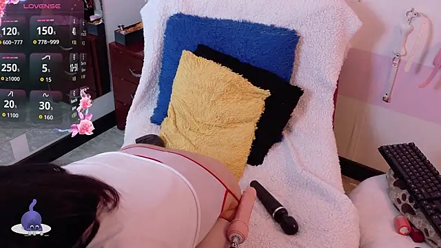 Catwhite_ élő XXX-chatje