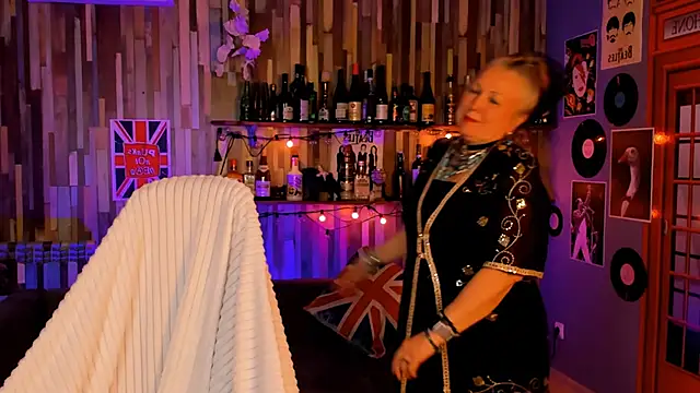 LilaMaharani Show in webcam