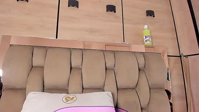 karol_lewiss: онлайн-секс-чат