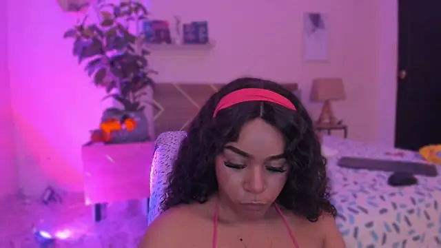 YariRose Adlı Modelin Canlı XXX Sohbeti