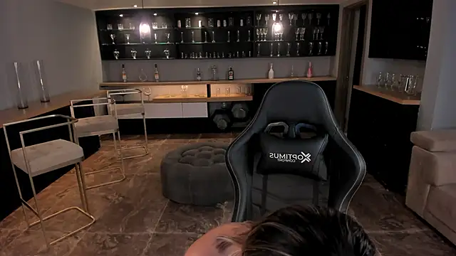 Chatroom XXX en direct de KylaMorrison