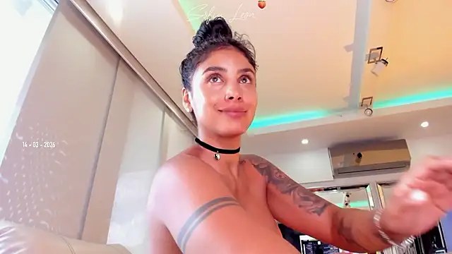 Chat +18 de sofiasexhot ao vivo