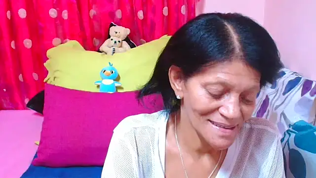 Pokazy przed kamerką – SLUTTYROXY