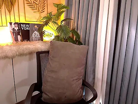 Webkamerová show HOTkendraCumXxx