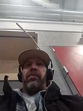 AceticPinscher 即時 XXX 聊天