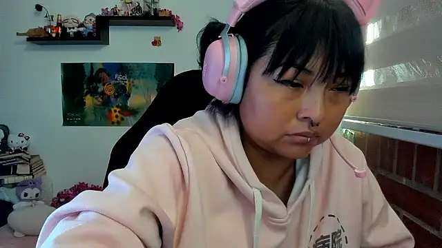 Chat XXX ao vivo de Shaddycute_