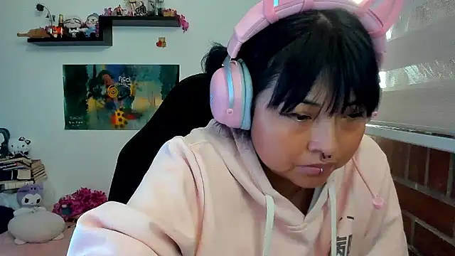 Chat XXX ao vivo de Shaddycute_