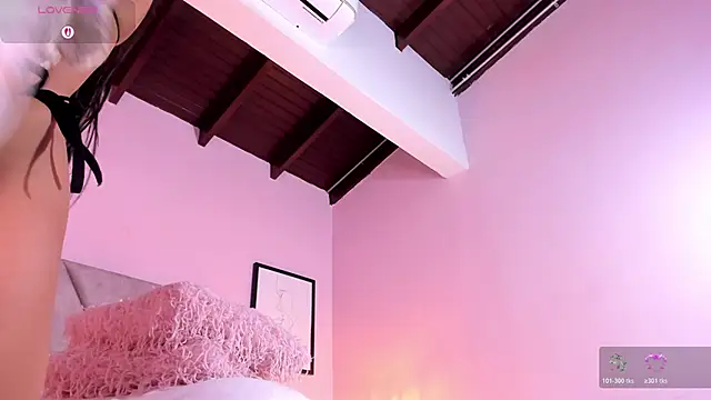 Chatroom XXX en direct de Emilyh_