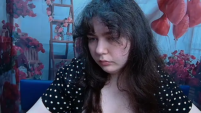 NeonilaLisovaのウェブカメラショー