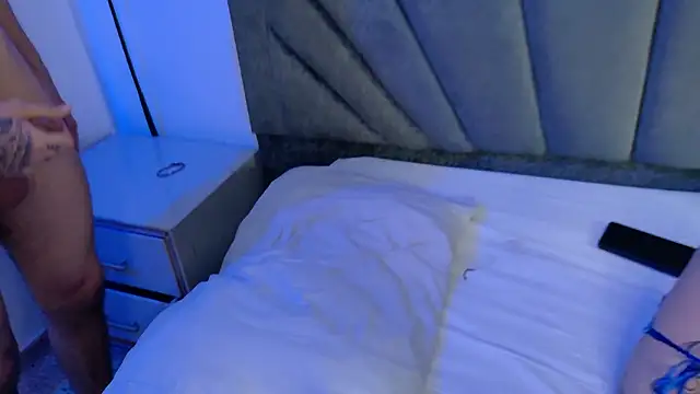 Chatroom XXX en direct de TwoHeartsPlay_OS