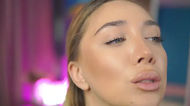 NadyaBlue webkamerás műsora