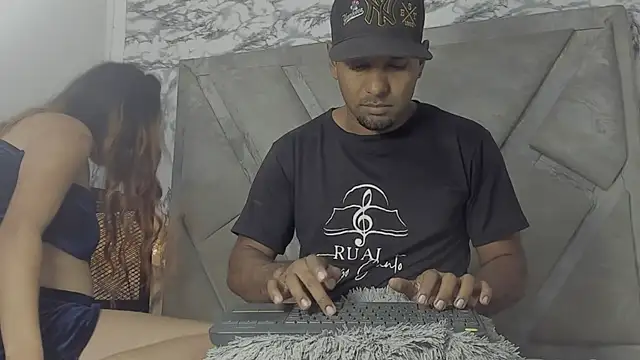 SadieAndJason Webcamshow