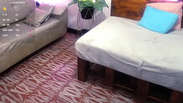 Yeseniaa25_ Live XXX Chat