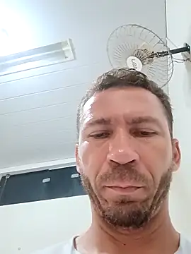 RobertoLuiz84's Live XXX Chat