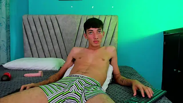 Show modela Maikol_Ortiz na web-kameri