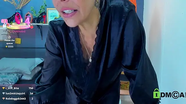 Онлайн чат XXX yessila_parker