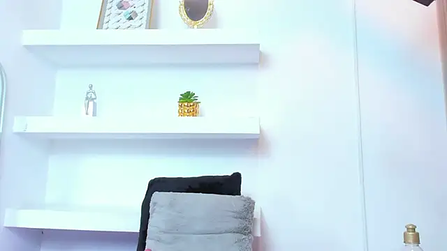 IsabellaMonet's Live XXX Chat