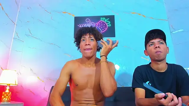 Chat +18 de Spicy_guys ao vivo