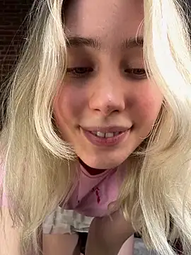 LovelyMiu Webcam-Show