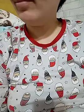 Czat XXX na żywo – Emi_hot1