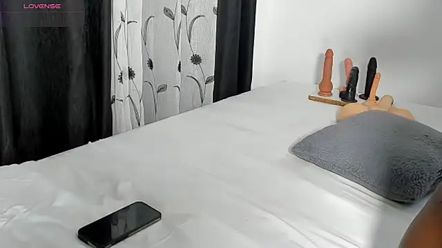 CREAMY_BUBBLEGUM élő XXX-chatje