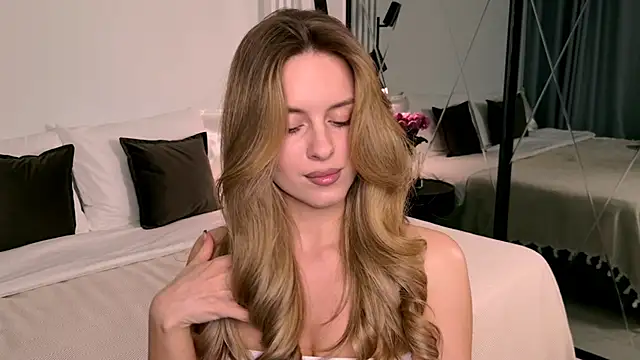 Chat +18 de RozzitaBedberry ao vivo