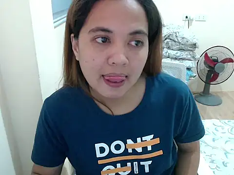 xTheLastVIRGINx live XXX chat