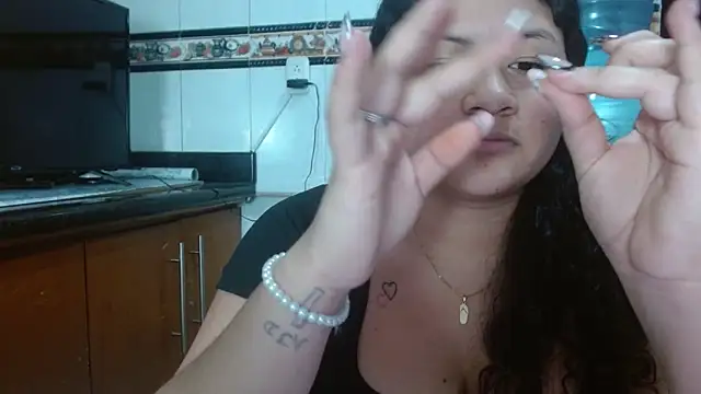 Baby_dirt élő XXX-chatje