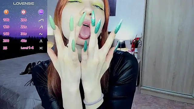 AdrianWild's Live XXX Chat