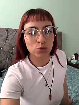 Scarlet_Red_ 即時 XXX 聊天