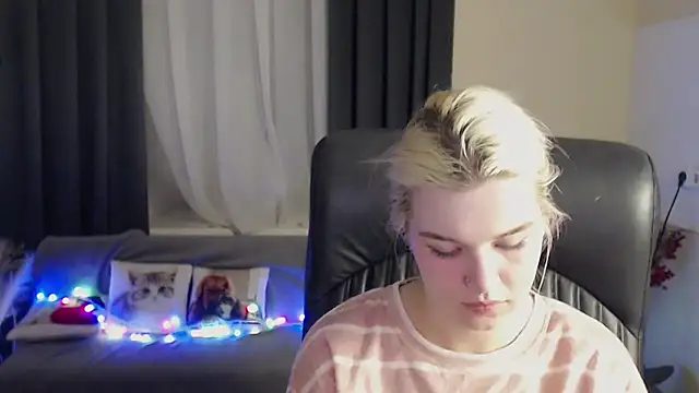 Hot_Blonda: онлайн-секс-чат