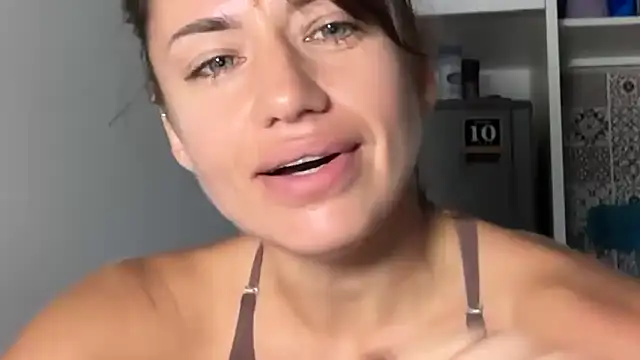 Roriann: απευθείας συνομιλία ΧΧΧ