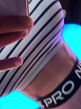 F3ckd0lllucy: απευθείας συνομιλία ΧΧΧ