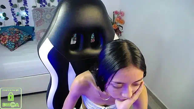 NathaliaSweet_11's Live XXX Chat